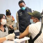 Gubernur Anies Baswedan Tinjau #SerbuanVaksinasi di Hall C1 JIExpo Kemayoran