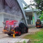 Brimobda Aceh Kembali Semprotkan Disinfektan di Kampus IAIN