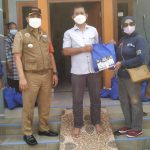 Camat Priuk Dampingi Aksi Cepat Tanggap KNPI Kecamatan Priuk Salurkan Bantuan Sembako