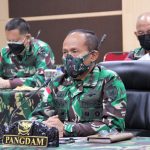 Pangdam XVII/Cenderawasih Ikuti Vicon Dengan Panglima TNI Bahas Serbuan Vaksinasi Covid-19 dan PPKM