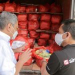 Sinarmas Land Bagikan Paket Sembako Untuk Warga Jalani Isolasi Mandiri 