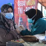 Demi Mendapatkan Vaksin, 260 Orang Bermasker Mendatangi Polres Madiun