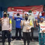 Kapolres Tanjung Perak Bagikan Bansos Polri di Asemrowo