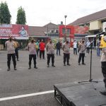Kapolres Pelabuhan Tanjung Perak Pimpin Apel Pendistribusian Bantuan PPKM Darurat