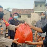 Wujud Kepedulian Kapolsek Kalideres Berikan Bantuan Pada Korban Kebakaran di Kamal