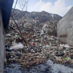 Warga Neglasari Terpaksa Mengungsi Karena Tak Tahan Bau Busuk Dari Tumpukan Sampah 