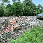 Sampah Dari Perumahan BNL Mengunung,Warga Mengeluh Bau Menyengat 
