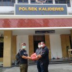 Wujud Kepedulian Kapolsek Kalideres Bagikan Paket Sembako Pada Jurnalis