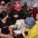 Pantau di Dua Lokasi, Bupati Sukoharjo Kejar Target Realisasi Vaksinasi