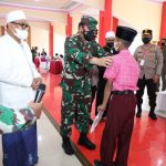 Panglima TNI Tinjau Vaksinasi Pelajar Dan Santri di Malang