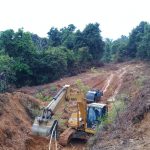 Tak Kenal Lelah, Satgas TMMD Tetap Awasi Alat Berat