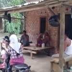 Sambil Santai, Satgas Gelar Komsos di Lokasi TMMD Terkait Vaksinasi