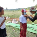 Cegah Covid-19, Satgas Sosialisasi dan Bagikan Masker kepasa Murid SD