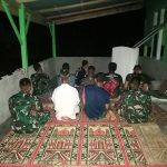 Sholat Berjemaah Bikin Satgas TMMD Dekat dengan Warga