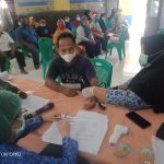Vaksinasi Massal di Aula Desa Sumber Makmur Sasar Usia 12 Tahun Ke Atas