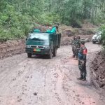 Demi Rakyat Satgas TMMD Rela Main Lumpur dan Debu