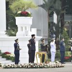 Presiden Joko Widodo : Atas Nama Rakyat,Bangsa dan Negara,Saya Ucapkan Selamat Ulang Tahun TNI ke-76