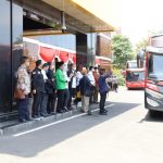 Kunker Komisi III DPR RI di Mapolda Jatim, Lepas 77 Mobil Vaksinasi dan Bagikan 2 Ribu Paket Sembako Bagi Warga Terdampak Covid-19