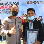 Pelajar SMAN 1 Dewantara Dapat Piagam Duta Vaksin dari Polres Lhokseumawe