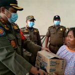 Peduli Terhadap Warganya,Satpol PP Kamal Berikan Bantuan Mesin Pompa Air