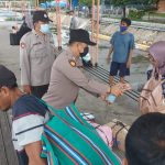 Antisipasi Gelombang C19, Petugas Gencar Bagikan Masker dan Sosialisasikan PHBS