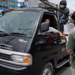 Dukung Pencegahan Covid-19, Jurnalis Pandeglang Bagikan Masker ke Pengguna Jalan