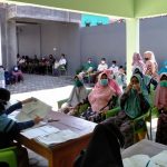Mahasiswa KKN UIN Walisongo Sukseskan Vaksinasi di Balai Desa Wates