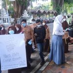 Di Tengah Pandemi, SMU NU 1 Gresik Peringati Hari HAM Dengan Berbagi Masker