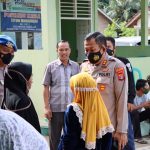 Bekerjasama Dengan Dinas Kesehatan Kapolres Tubana Lakukan Baksinasi Door to Door