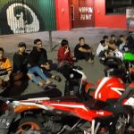 Razia Balap Liar, Belasan Remaja Dorong Sepeda Motor ke Polres Gresik