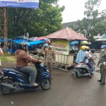 Perketat Penegakan Prokes, Satpol PP dan Damkar Barru Sweeping Kartu Vaksin.