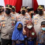 Wakapolda Jawa Timur Tinjau Vaksinasi di SD 51 Gresik