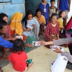 Polisi Rimba Membumi Bripda Seri Santoso GESIT kepada Suku Anak Dalam