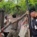 Satpol PP Kota Tangerang Gencar Tertibkan Tiang Ilegal dan Ratusan Miras