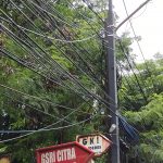 Penataan Kabel Jaringan Internet di Wilayah Jakbar Paling Semerawut.Aparatur Pemerintah Kemana?