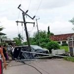 Tiang Listrik Di Kecamatan Karang Bahagia Bergeser Ketengah Jalan, Ini Penyebabnya..!!