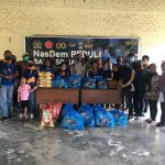 Rico Bagikan Sembako untuk Korban Bencana Alam Sorong