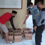 Cegah Kriminalitas, Sebanyak 95 Botol Miras Disita Darkum Polsek Cikeusal