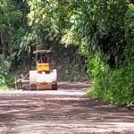 Mengurangi Resiko Kecelakaan, Pemdes Kabupaten Sukabumi Lakukan Tahapan Perbaikan Jalan