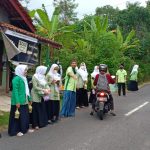Keluarga Besar NU Kecamatan Gumelar dan Care LAZISNU Bagikan Ribuan Takil Pada Masyarakat