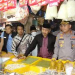 Pastikan HET Minyak Goreng, Pasar Kopro Tanjung Duren Disidak Tiga Pilar