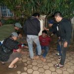 Sadis” Begal Beraksi di Teluknaga, Mamah Muda Bonceng 2 Anak Dibacok Pelaku di Dor