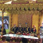 Ahiri Masa Jabatanya, Bupati dan Wakil Bupati Sarolangun Dilepas Secara Adat