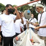Jaga Kebersihan Kota Banksasuci Gelar Plogging