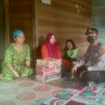 HUT Bhayangkara Ke 76, Polsek Limun Berikan Bansos Kepada Warga Yang Sakit