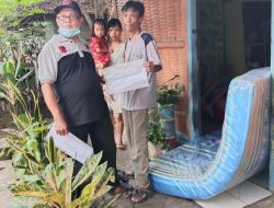 Anggota DPRD Kota Tangerang dari PDIP Bersama Relawan Santa Lovers Lakukan Baksos