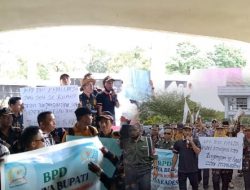 Minta Kenaikan Gaji, Ratusan Anggota BPD Geruduk Kantor DPRD Sarolangun