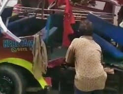 Odong odang Ditabrak Kereta Api di Serang, 9 Orang Tewas Ditempat