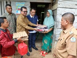 Pj Bupati Aceh Utara Tinjau Rumah Tak Layak Huni di Sawang