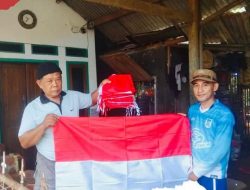 Bagikan Bendera, Sekdis Perkim : Tumbuhkan Semangat Perjuangan Para Pahlawan